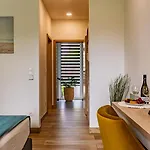 Πανσιόν Villa7 Balaton Alsóörs