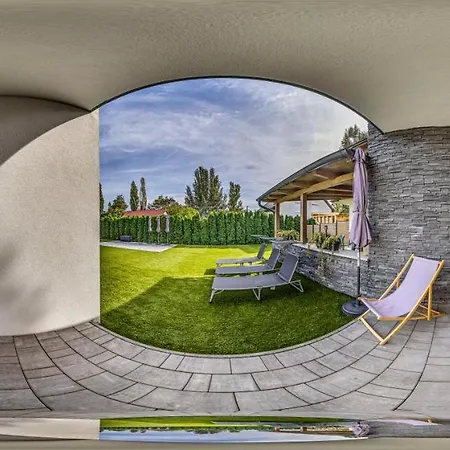 Villa7 Balaton Gæstehus 4*