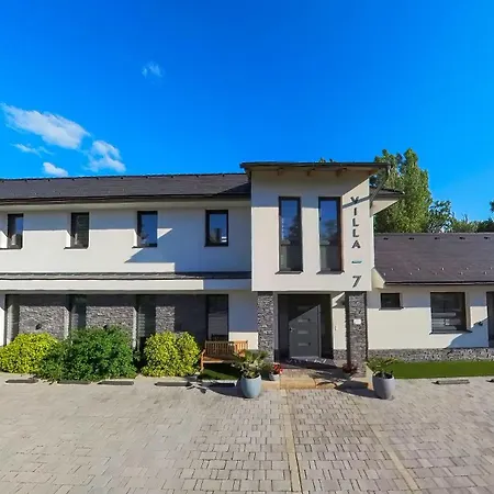 Villa7 Balaton Pensiune 4*