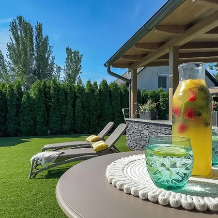 Villa7 Balaton 4*