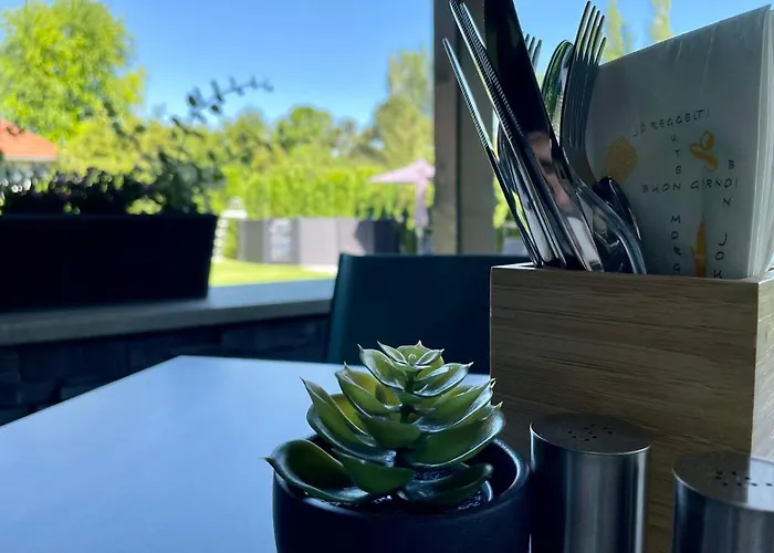 Villa7 Balaton Гостевой дом Альшоэрш