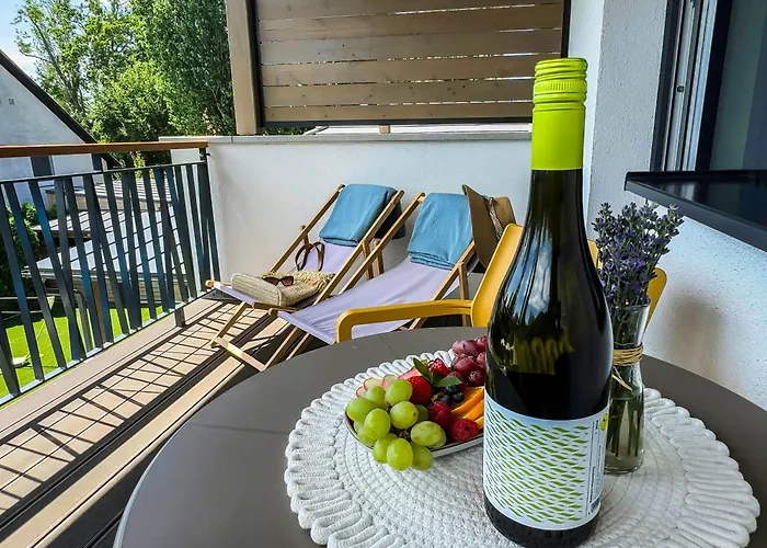 Villa7 Balaton 4* Альшоэрш